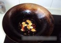 炝炒藕丁的做法 步骤3