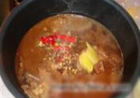 牛腩口蘑炖土豆粉的做法 步骤5