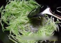 芹菜丝炒肉的做法 步骤9