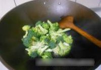 蒜炒花菜的做法 步骤3