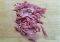 芹菜丝炒肉的做法 步骤3