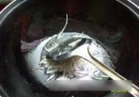 芹菜丝炒肉的做法 步骤4