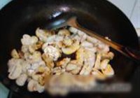 牛腩口蘑炖土豆粉的做法 步骤6