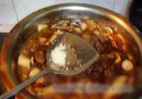 牛腩口蘑炖土豆粉的做法 步骤10