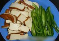 茶干青椒炒肉丝的做法 步骤4