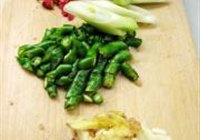 葱爆鸡杂的做法 步骤1
