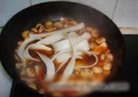 牛腩口蘑炖土豆粉的做法 步骤9