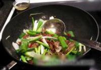 乔州大葱回锅肉的做法 步骤6