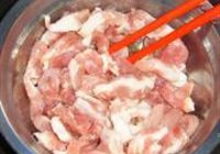 茶干青椒炒肉丝的做法 步骤5