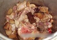 电饭锅版红烧肉的做法 步骤8