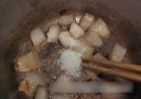 电饭锅版红烧肉的做法 步骤5