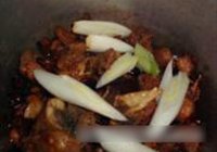 电饭锅版红烧肉的做法 步骤10