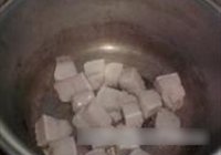 电饭锅版红烧肉的做法 步骤3