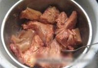 腐乳猪蹄膀的做法 步骤6