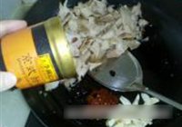 千张蒜苗回锅肉的做法 步骤3
