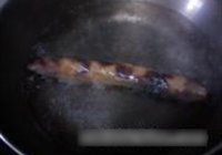 腊肠炒花菜的做法 步骤3