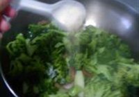 腊肠炒花菜的做法 步骤7
