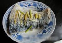 清蒸封草鱼的做法 步骤3