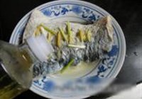 清蒸封草鱼的做法 步骤4