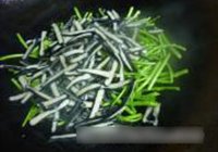 芦蒿炒臭干的做法 步骤6