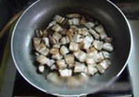 一品回锅肉的做法 步骤6