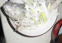 清蒸鲈鱼的做法 步骤4