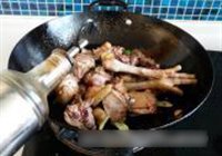 笨鸡炖虎皮鹌鹑蛋的做法 步骤9