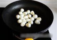 笨鸡炖虎皮鹌鹑蛋的做法 步骤3