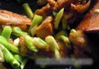 蒜苗回锅肉的做法 步骤10