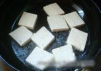 香菜炒豆腐的做法 步骤3
