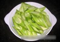 芥蓝炒腊味的做法 步骤2