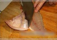 茄汁鲈鱼的做法 步骤2