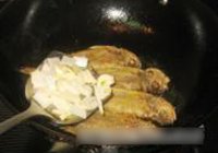 黄花鱼炖豆腐的做法 步骤5