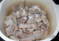 豆角干焖猪软骨的做法 步骤3
