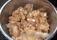 豆角干焖猪软骨的做法 步骤6