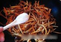 酱香茶树菇的做法 步骤9