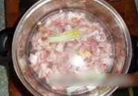 麻辣香酥小排的做法 步骤2