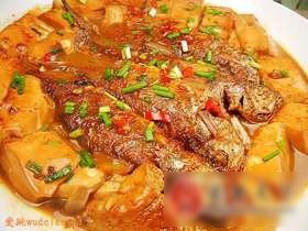 黄花鱼炖豆腐