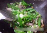 三蔬炒肉的做法 步骤9
