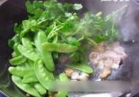 三蔬炒肉的做法 步骤7
