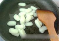 猪油糖炒年糕的做法 步骤4