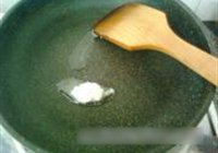 猪油糖炒年糕的做法 步骤3