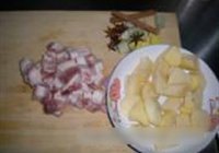 红烧肉炖土豆的做法 步骤2