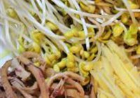 鱿鱼爆黄豆芽的做法 步骤1