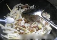 家常酸菜竹笋的做法 步骤6