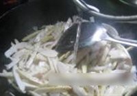 家常酸菜竹笋的做法 步骤7