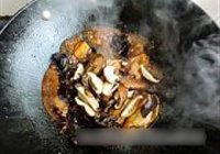 香菇焖鸡翅的做法 步骤12
