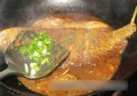 豆瓣酱烧黄鱼的做法 步骤11