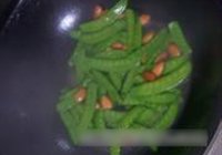 杏仁荷兰豆的做法 步骤3
