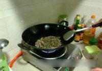 豆角干炒腊肠的做法 步骤6